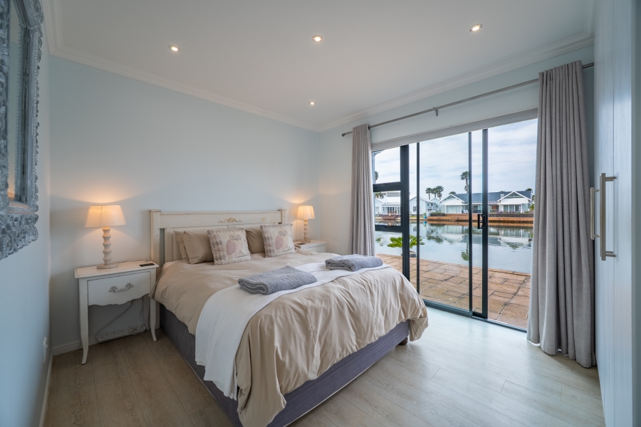 5 Bedroom Property for Sale in Marina Martinique Eastern Cape